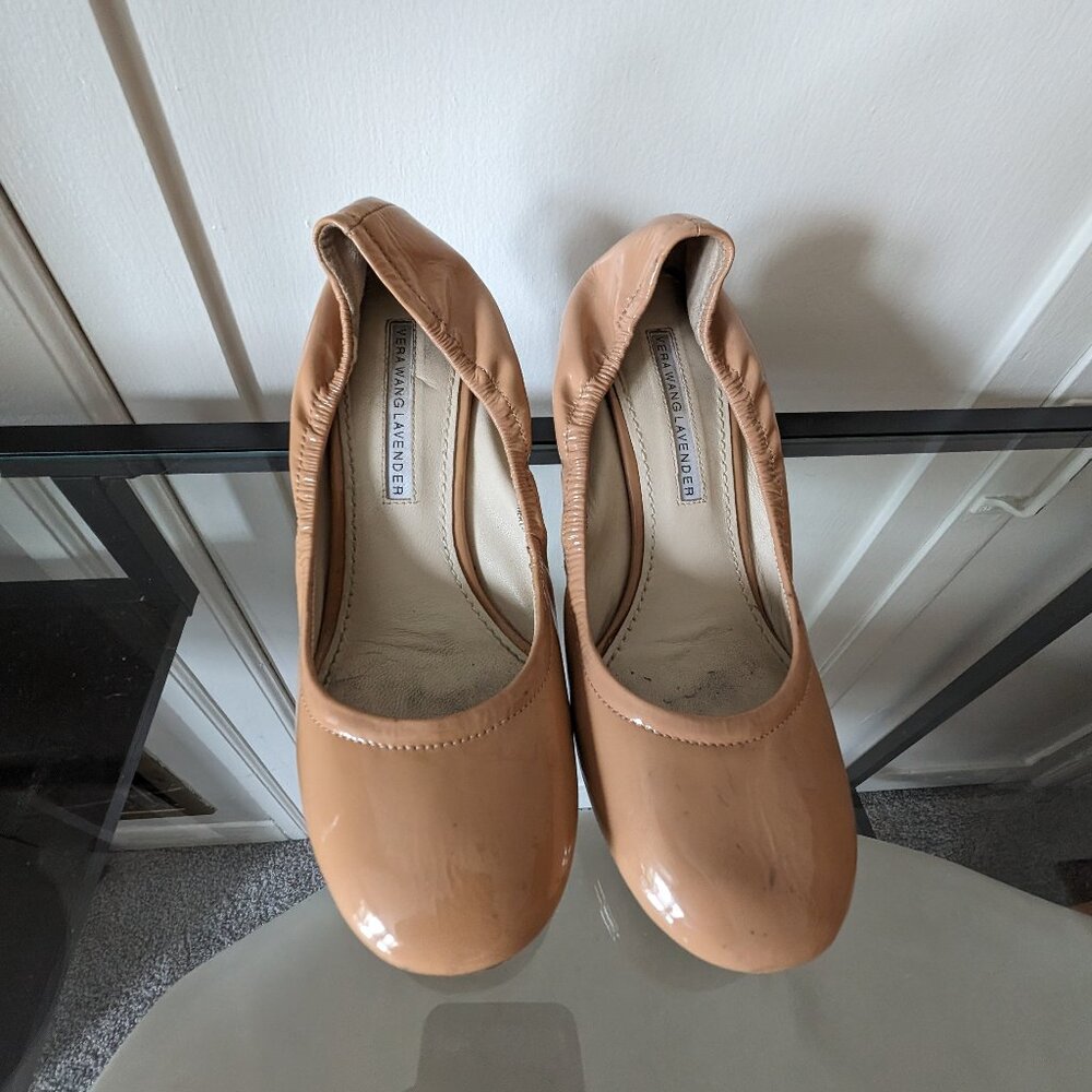 Vera Wang Tan Lavender Pumps - Size 6